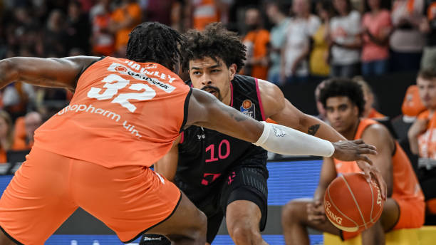 年轻的库尼 年轻的库尼