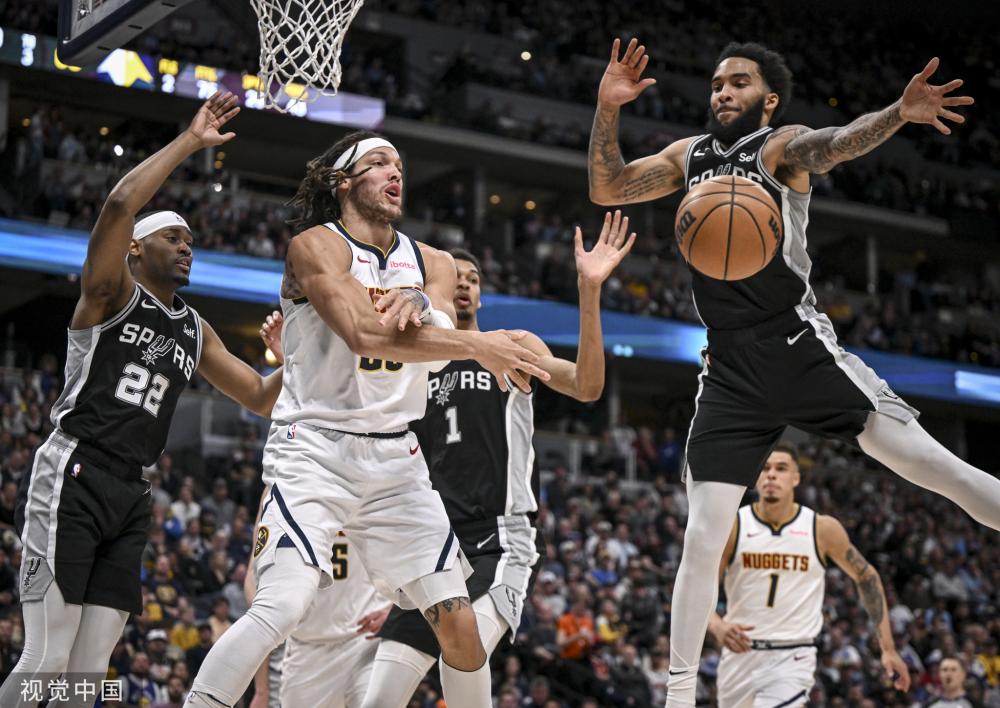 比赛场上 比赛场上