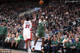 对阵劲敌的 对阵劲敌的